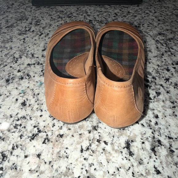 Born Tan Leather Ballet Flats size 6.5 - Picture 4 of 7